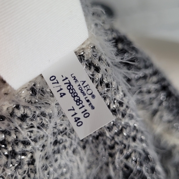 AMERICAN EAGLE | eyelash knit star metallic thread infinity scarf - Picture 5 of 5